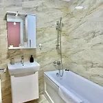 Spot With Parking Apartman
